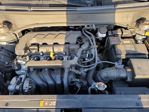 Certified 2025 Hyundai Venue SEL FWD image 25