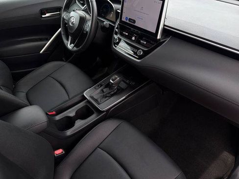 Certified 2026 Toyota Corolla Cross XLE FWD image 17