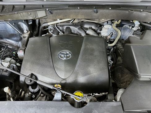 Used 2017 Toyota Highlander Limited image 36