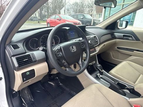 Used 2015 Honda Accord LX image 10