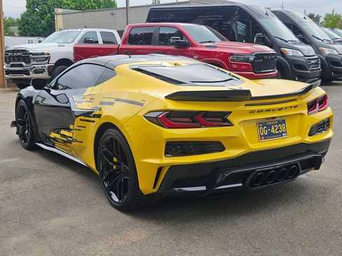 Used 2025 Chevrolet Corvette Z06 RWD image 5