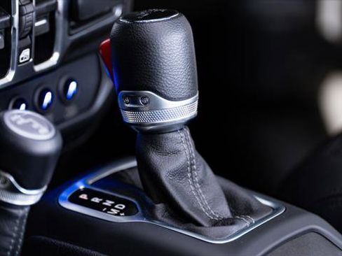 Used 2026 Jeep Gladiator Sport image 25