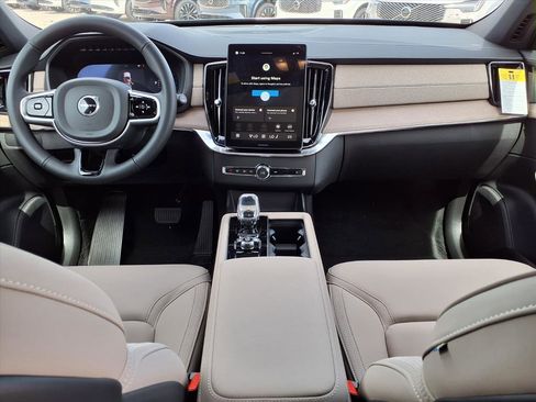 New 2026 Volvo XC90 B6 Plus w/ Protection Package Premier image 11