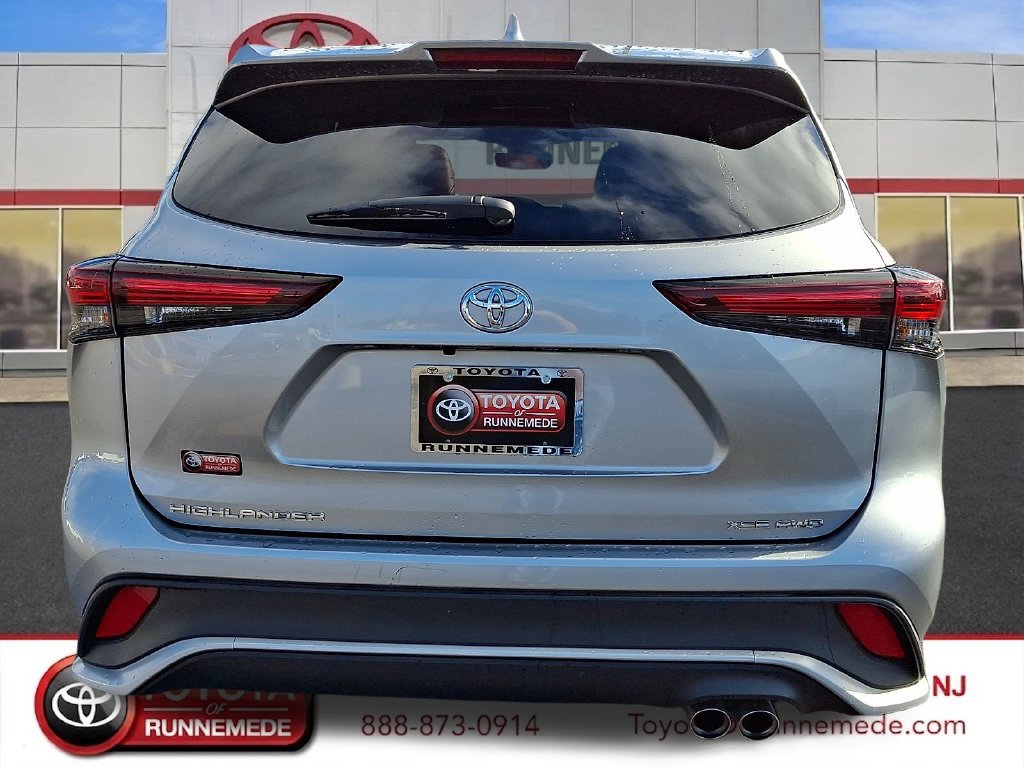 Used 2025 Toyota Highlander XSE AWD/4WD image 5