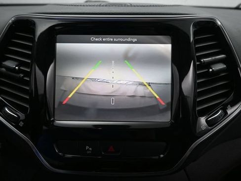Used 2019 Jeep Cherokee Limited AWD/4WD image 19