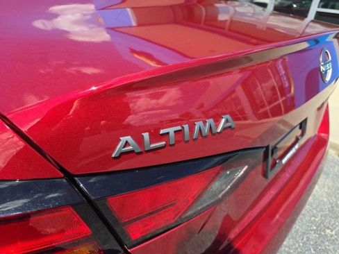 Used 2025 Nissan Altima 2.5 SV FWD image 31