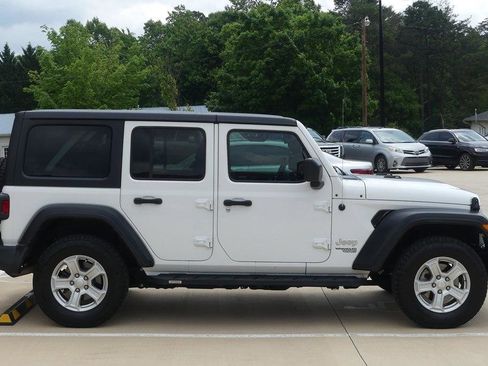 Used 2018 Jeep Wrangler Unlimited Sport S AWD/4WD image 6