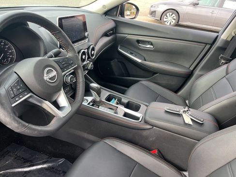 Used 2024 Nissan Sentra SR w/ SR Premium Package image 10