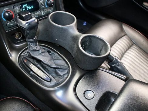 Used 1999 Chevrolet Corvette Convertible w/ Memory Pkg image 19