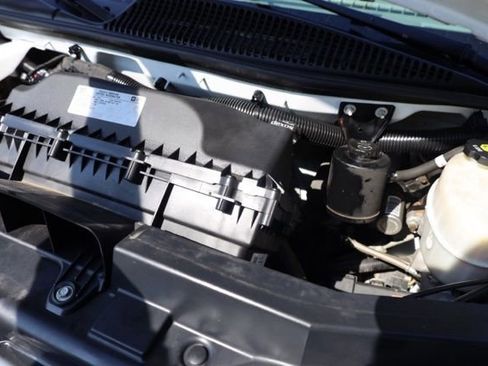 Used 2018 Chevrolet Express 2500 image 28