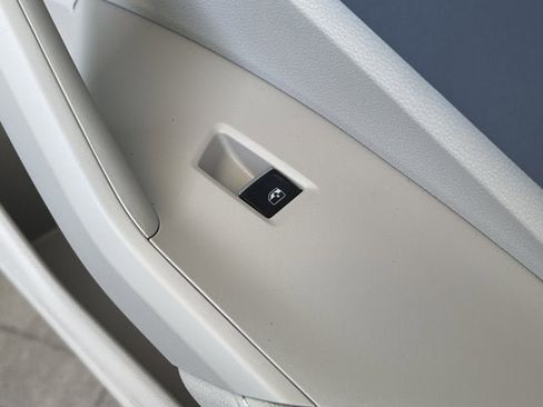 New 2025 Volkswagen Jetta SE image 30