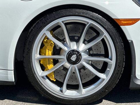 Certified 2016 Porsche 911 R RWD image 36