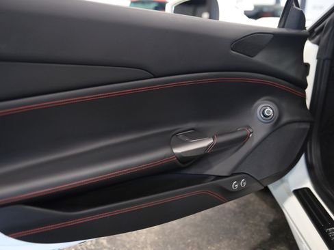Used 2016 Ferrari 488 GTB RWD image 13