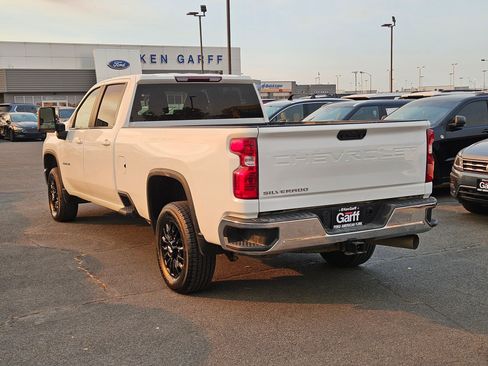 Used 2022 Chevrolet Silverado 3500 LT w/ Convenience Package AWD/4WD image 9