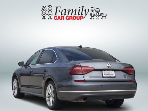 Used 2018 Volkswagen Passat 2.0T SE FWD image 3
