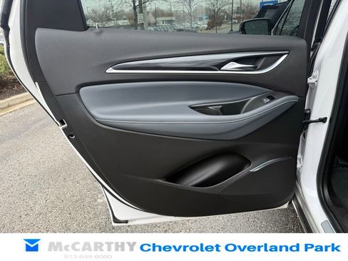 Used 2022 Buick Enclave Premium image 31