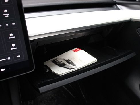 Used 2022 Tesla Model Y Long Range AWD/4WD image 42