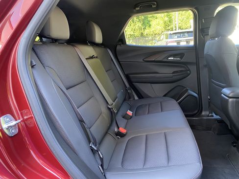 Used 2022 Chevrolet TrailBlazer RS w/ Convenience Package FWD image 34