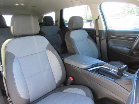 Used 2021 Buick Enclave Preferred image 8