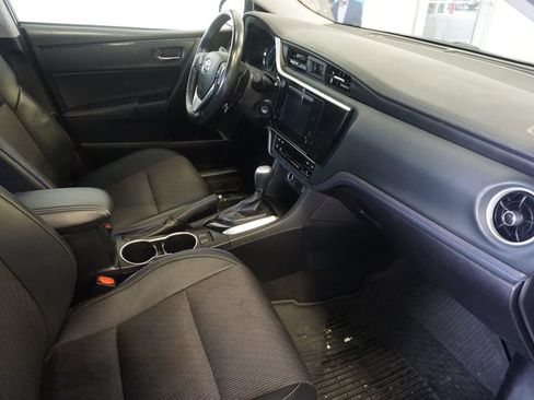 Used 2019 Toyota Corolla SE FWD image 18