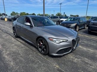 Used 2019 Alfa Romeo Giulia Ti Sport w/ Quick Order Package 22U Sport RWD video 1
