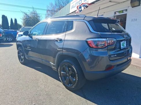 Used 2018 Jeep Compass Latitude w/ Popular Equipment Group AWD/4WD image 7