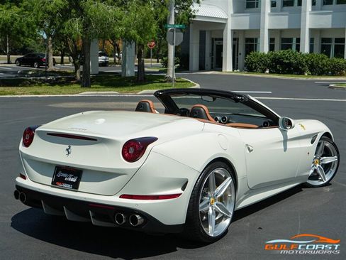 Used 2017 Ferrari California T RWD image 68