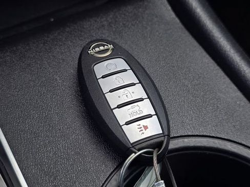 Used 2025 Nissan Altima 2.5 SV FWD image 32