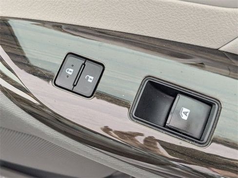 Used 2018 Toyota Sienna XLE w/ XLE Navigation Package image 36