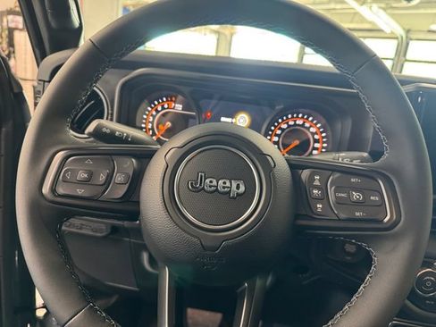 New 2026 Jeep Gladiator Mojave w/ Safety Group AWD/4WD image 23