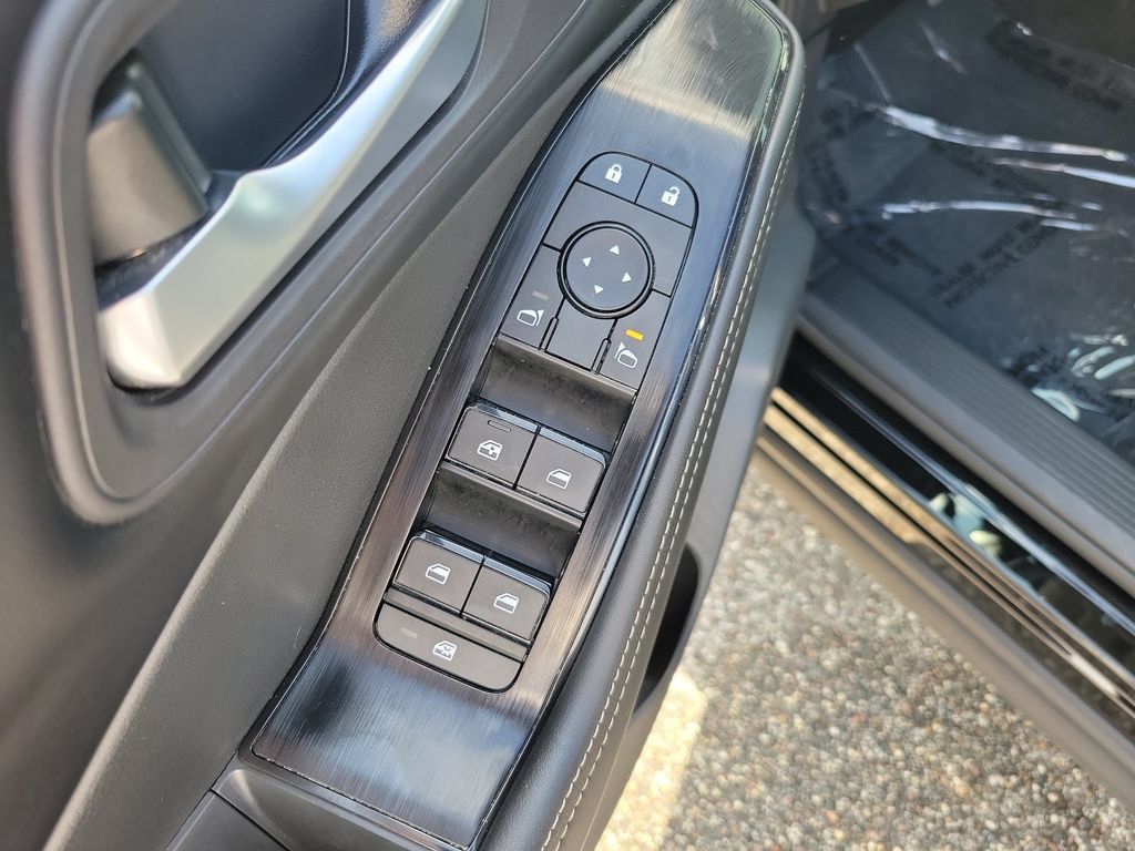 Certified 2026 Nissan Rogue SV AWD/4WD image 14
