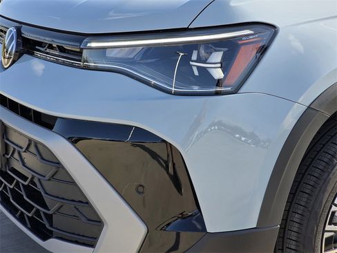 New 2025 Volkswagen Taos SE image 6