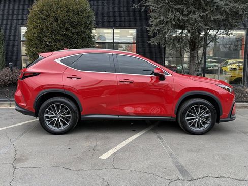 Used 2025 Lexus NX 250 FWD w/ Premium Package image 19