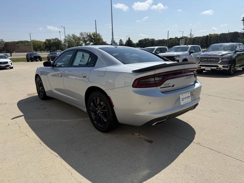 Used 2020 Dodge Charger SXT w/ Plus Group image 3