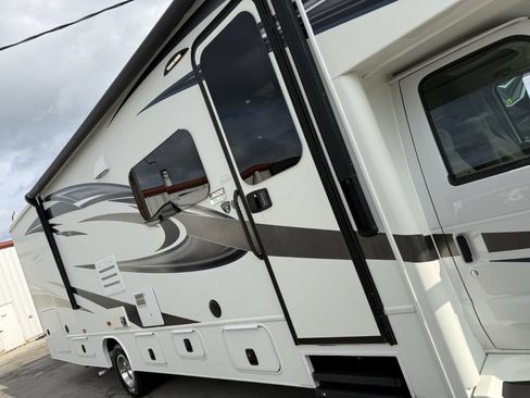 Used 2018 Ford E-450 and Econoline 450 Super Duty w/ Motorhome Prep Package RWD image 24