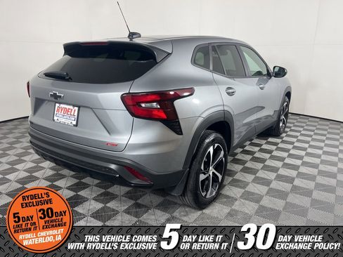 Used 2025 Chevrolet Trax RS w/ Driver Confidence Package image 5