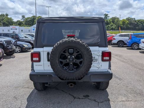 Used 2023 Jeep Wrangler Unlimited Sport AWD/4WD image 5
