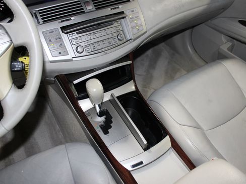 Used 2008 Toyota Avalon XLS FWD image 16