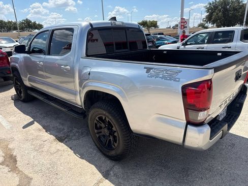 Used 2022 Toyota Tacoma SR w/ SR Convenience Package RWD image 6