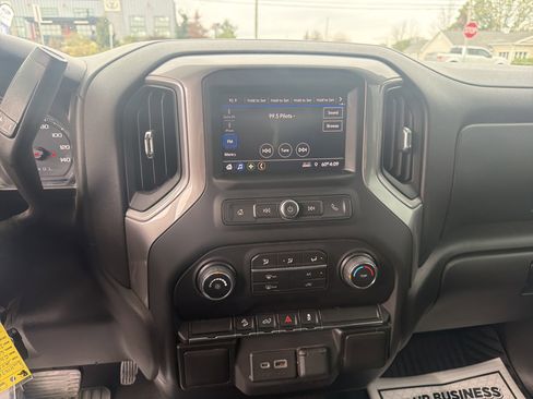 Used 2021 Chevrolet Silverado 1500 Custom Trail Boss AWD/4WD image 24