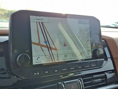 Used 2023 Nissan Pathfinder Platinum image 3