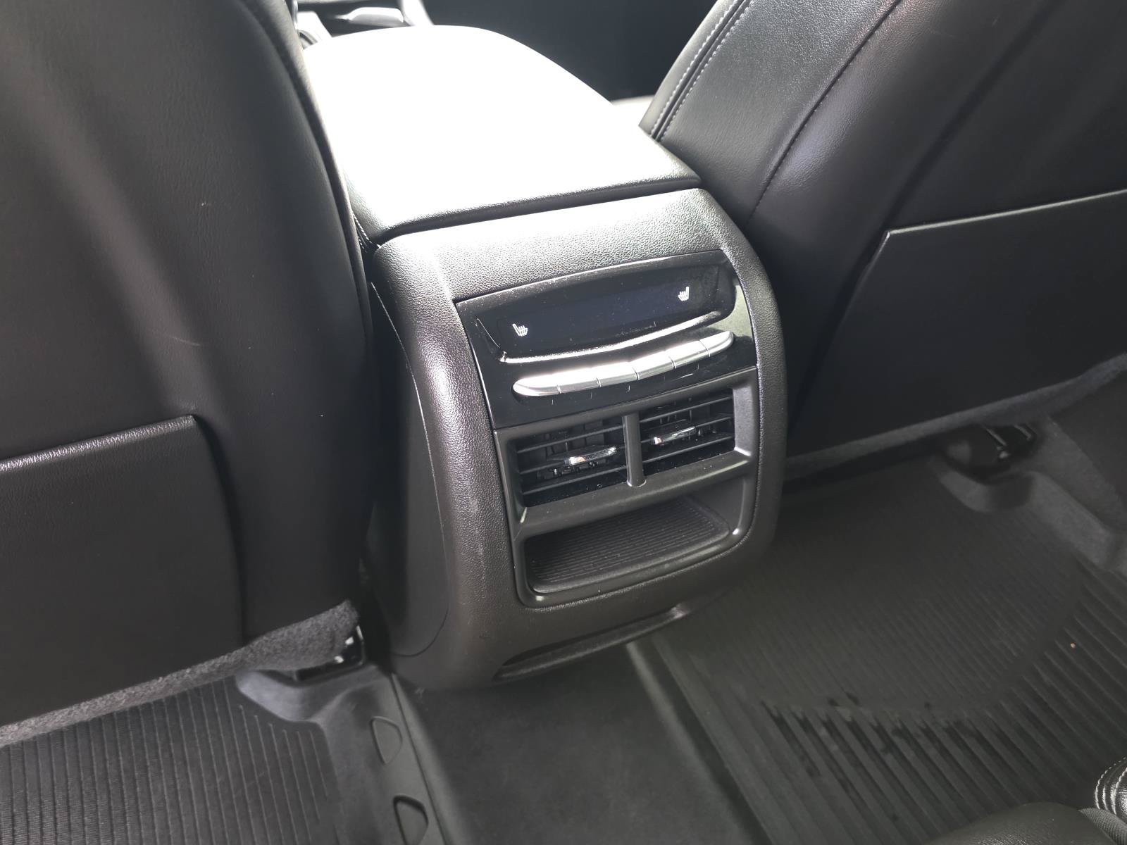 Certified 2024 Cadillac XT5 Premium Luxury FWD image 18