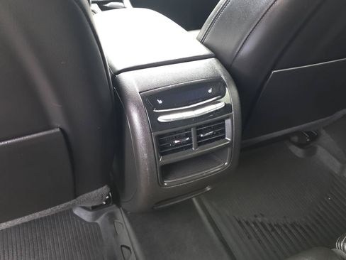 Certified 2024 Cadillac XT5 Premium Luxury FWD image 18
