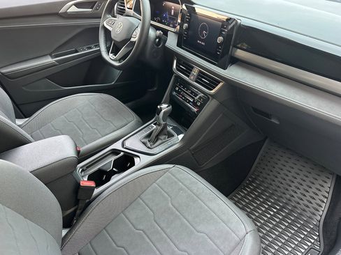 New 2025 Volkswagen Taos SE image 14