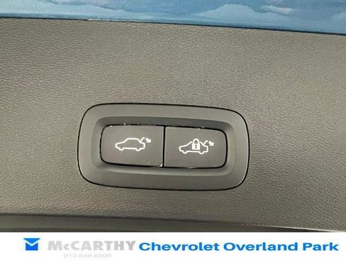 Used 2025 Volvo XC40 B5 Plus AWD/4WD image 30
