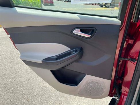 Used 2014 Ford Focus SE image 88