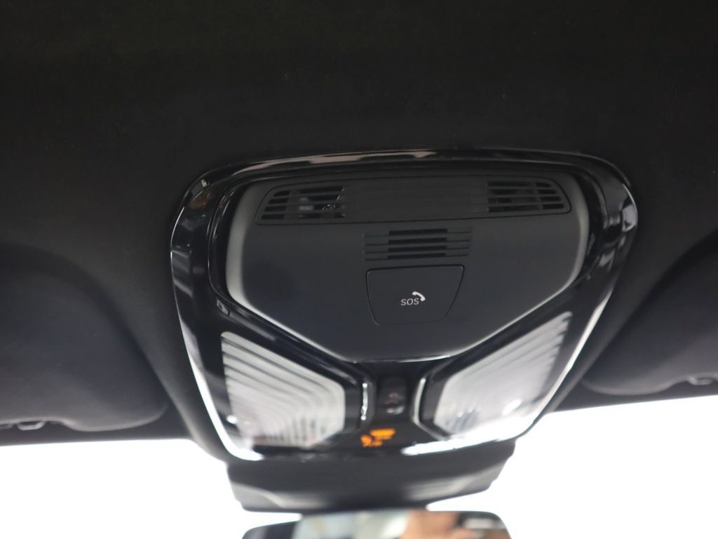 Used 2023 BMW X7 xDrive40i w/ M Sport Package AWD/4WD image 15
