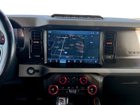 Used 2021 Ford Bronco Badlands image 20