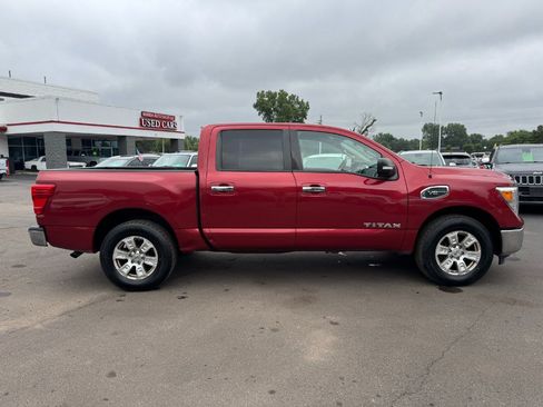 Used 2017 Nissan Titan SV AWD/4WD image 6
