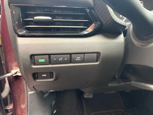 Used 2024 Nissan Sentra SV FWD image 23